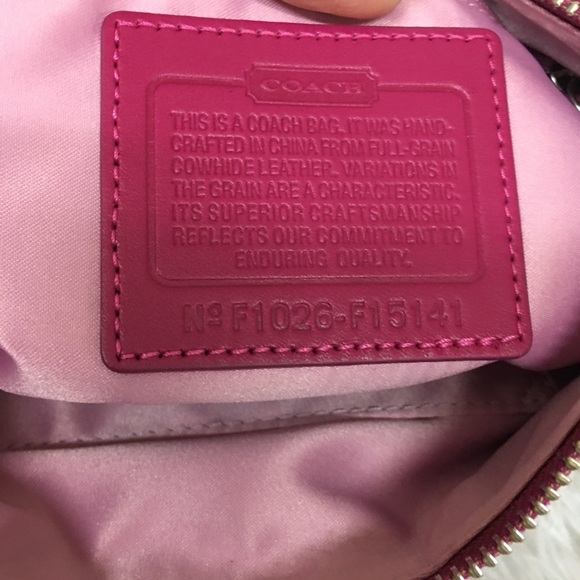 Coach Bag Embossed Leather - Picture 4 of 10